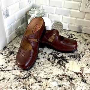 KLOGS Brown Leather Cutout Clogs 8.5W 8.5 wide Carolina coffee smooth